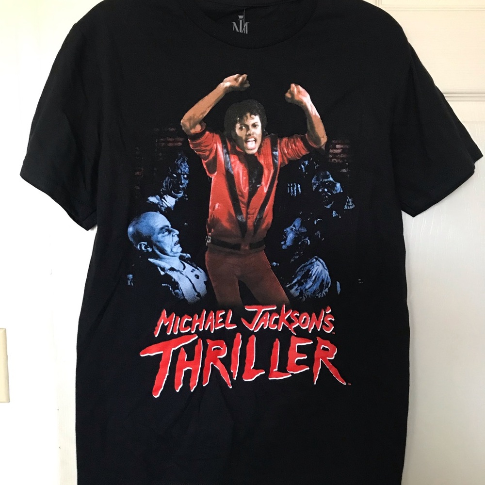 Dynamic Black and Red Short Sleeve Tee